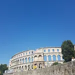 Luca Apartmán